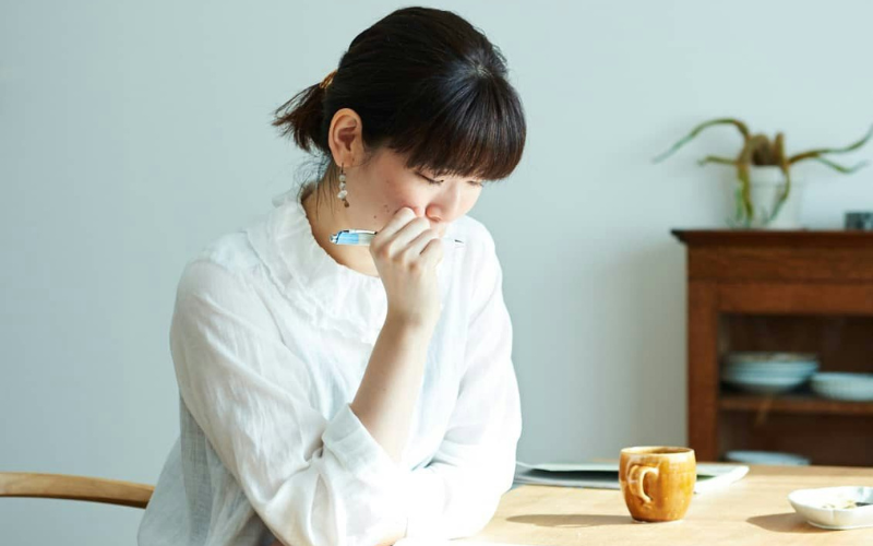 Đi qua nửa cuộc đời, nhắc đến chuyện tiền bạc vẫn thấy chông chênh: Quả thực tôi đã sống sai rồi! - Ảnh 1.