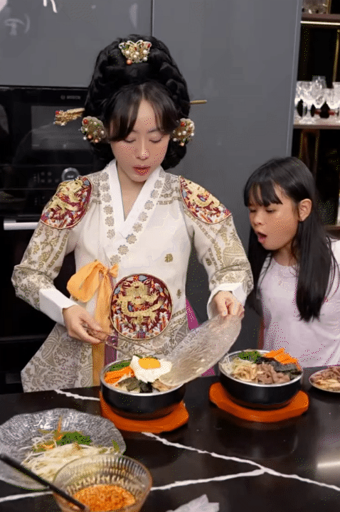 Phú bà chịu chơi nhất vịnh Bắc Bộ đây rồi: Mỗi ngày đưa cả gia đình đến 1 nước, đỉnh thế này chồng nào chán được! - Ảnh 7.