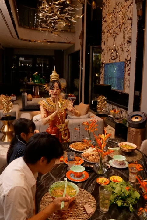 Phú bà chịu chơi nhất vịnh Bắc Bộ đây rồi: Mỗi ngày đưa cả gia đình đến 1 nước, đỉnh thế này chồng nào chán được! - Ảnh 13.