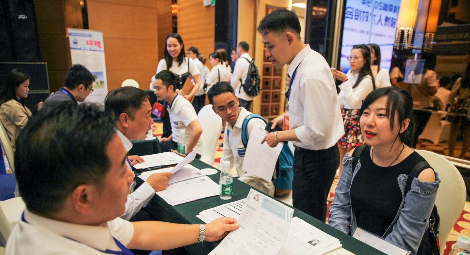 &quot;Tìm việc ngày nay thật khó&quot; - Lời kêu cứu của nữ tiến sĩ gửi 18 đơn xin việc nhưng đều thất bại: Một là thất nghiệp, hai là làm &quot;osin&quot; cho giáo sư để kiếm cơ hội - Ảnh 4.