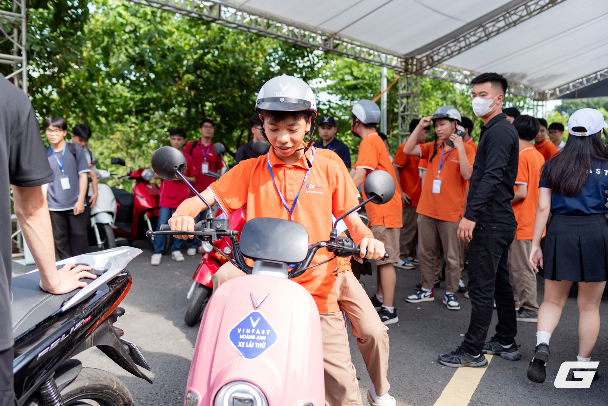 Hành trình di chuyển xanh tại Vietnam Mobility Festival 2025 có gì hấp dẫn mà sinh viên nô nức đến trải nghiệm - Ảnh 3.