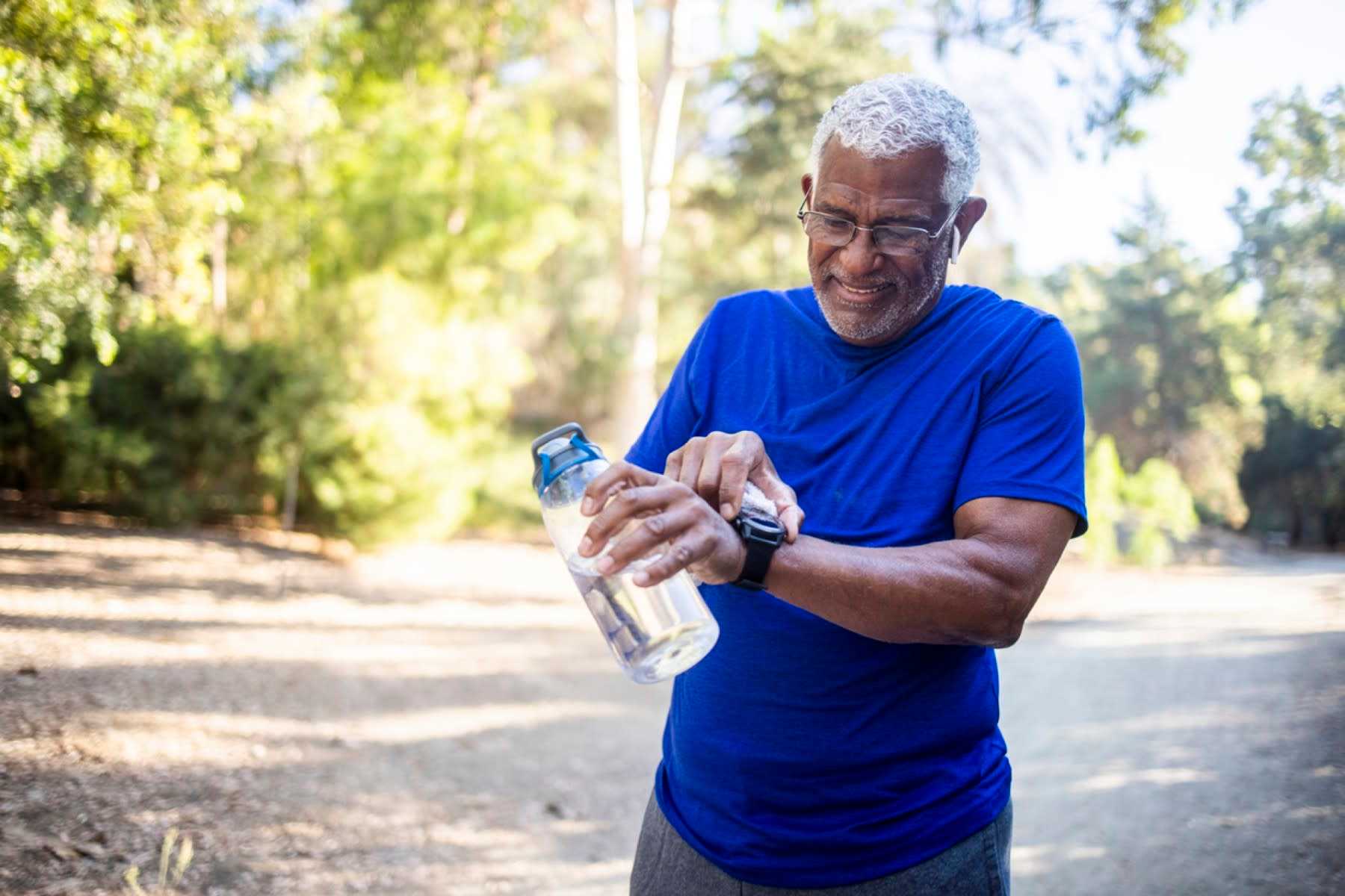 older-man-checking-watch-after-workout-what-is-brisk-walking-1759467369600-1759467369690166287211.jpg