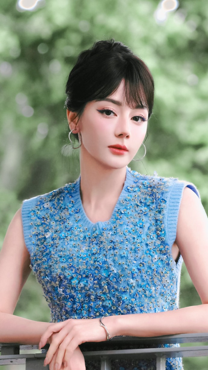 Cả thiên hạ ráo riết tìm 