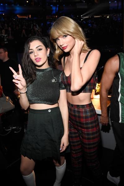 z100-new-york-presented-goldfish-17594688912381664854183-1759477132238-1759477132433373231849.jpg