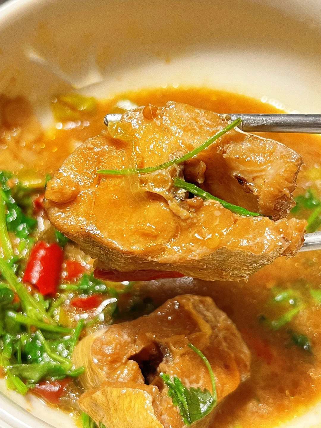 Trời mưa lạnh mà làm món cá hầm đậu phụ thế này đãi cả nhà thì ngon hết sảy!- Ảnh 6. Trời mưa lạnh mà làm món cá hầm đậu phụ thế này đãi cả nhà thì ngon hết sảy!- Ảnh 6.