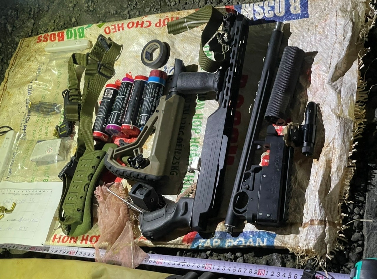 Vụ án mạng chấn động ở Đồng Nai: Bất ngờ hoàn cảnh và lối sống của Lê Sỹ Tùng - Ảnh 2. Vụ thảm án ở Đồng Nai: Bất ngờ lý lịch Lê Sỹ Tùng - Ảnh 2.