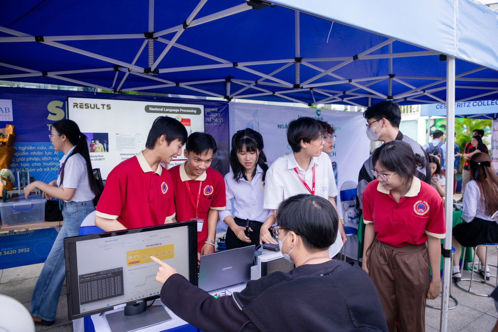 Ngày hội việc làm SIU Career Fair 2025: Cánh cửa nghề nghiệp mở rộng cho học sinh và sinh viên- Ảnh 3. Ngày hội việc làm SIU Career Fair 2025: Cánh cửa nghề nghiệp mở rộng cho học sinh và sinh viên- Ảnh 3.