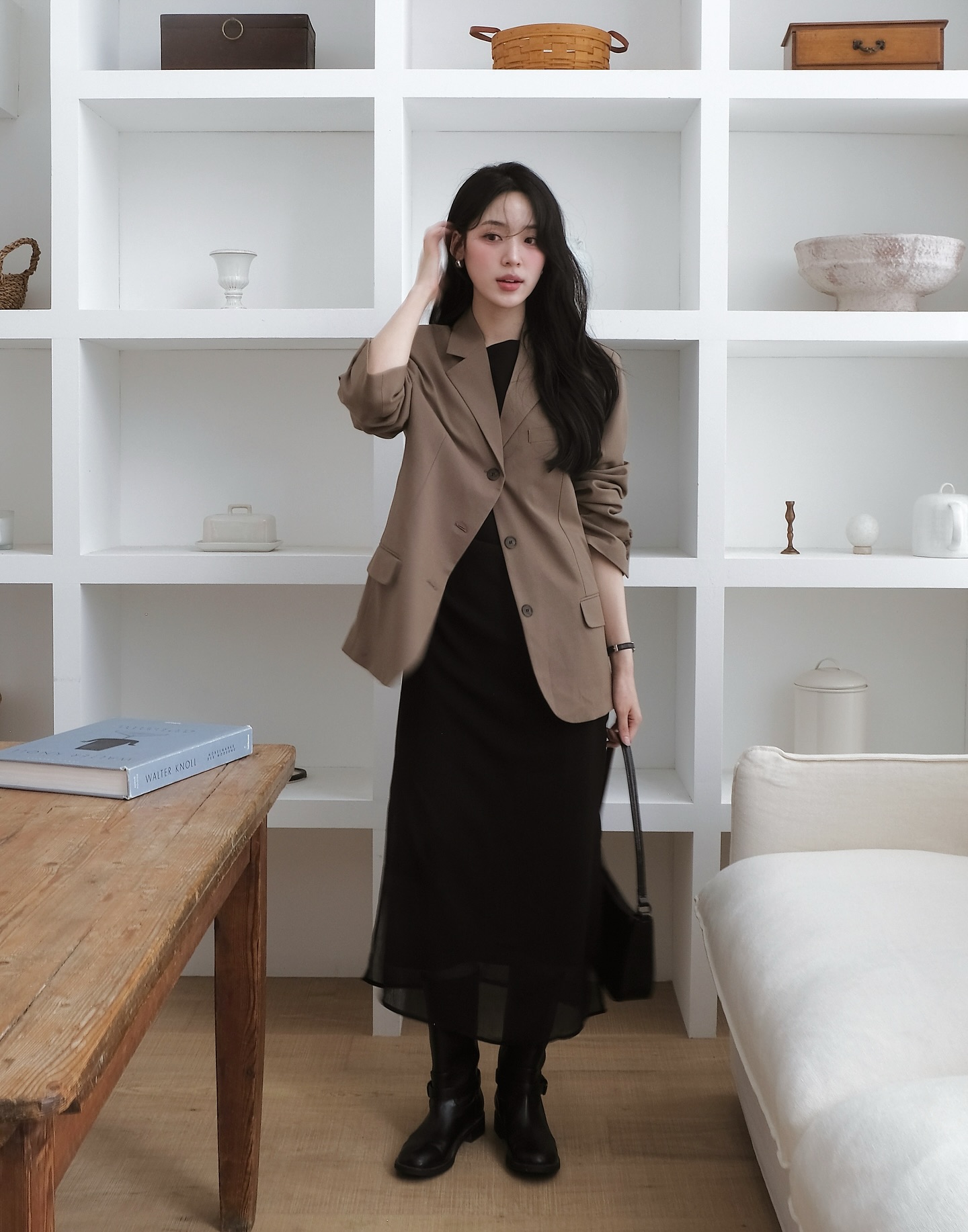 Mặc đẹp mỗi ngày với 10 set đồ màu trung tính - Ảnh 8. Mặc đẹp mỗi ngày với 10 set đồ màu trung tính - Ảnh 8.