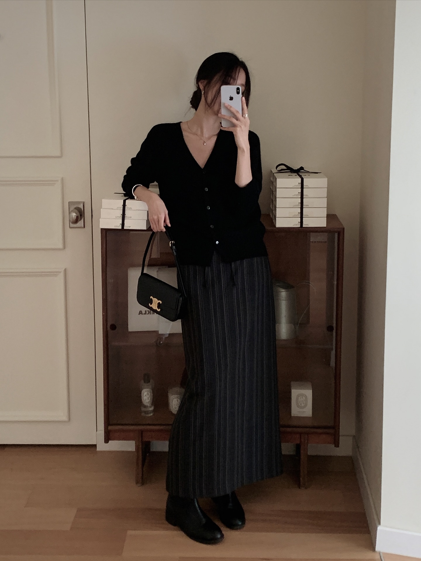 Mặc đẹp mỗi ngày với 10 set đồ màu trung tính - Ảnh 2. Mặc đẹp mỗi ngày với 10 set đồ màu trung tính - Ảnh 2.