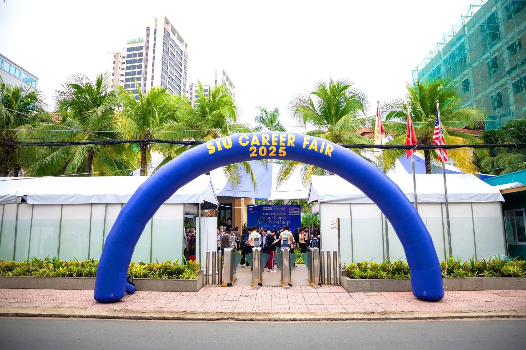 Ngày hội việc làm SIU Career Fair 2025: Cánh cửa nghề nghiệp mở rộng cho học sinh và sinh viên- Ảnh 1. Ngày hội việc làm SIU Career Fair 2025: Cánh cửa nghề nghiệp mở rộng cho học sinh và sinh viên- Ảnh 1.