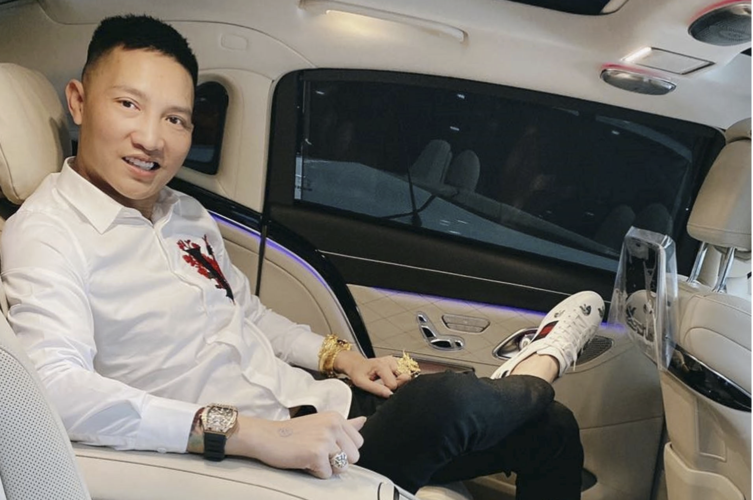 Huấn Hoa Hồng kiếm tiền từ đâu? - Ảnh 2. Huấn Hoa Hồng kiếm tiền từ đâu? - Ảnh 2.