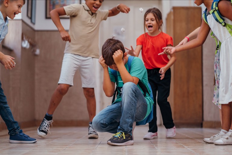 Chuyên gia chỉ điểm những dấu hiệu cho thấy con bạn có thể đang là  Chuyên gia chỉ điểm những dấu hiệu cho thấy con bạn có thể đang là