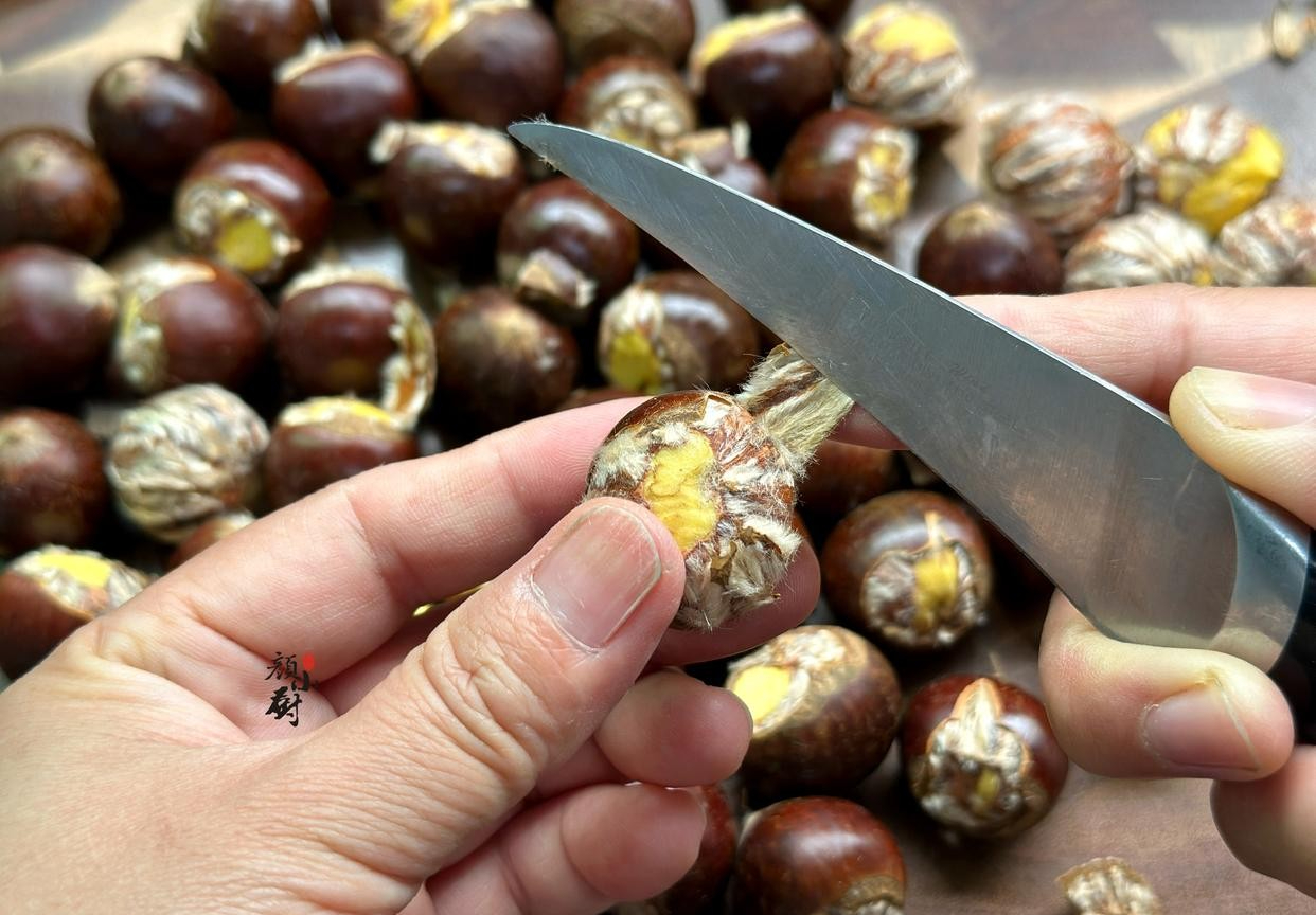 Bí quyết cấp đông hạt dẻ chuẩn bếp nhà: Lấy ra nấu ngay, dẻo bùi như mới bóc, trữ một lần ăn ngon tới Tết - Ảnh 4. Bí quyết cấp đông hạt dẻ chuẩn bếp nhà: Lấy ra nấu ngay, dẻo bùi như mới bóc, trữ một lần ăn ngon tới Tết - Ảnh 4.