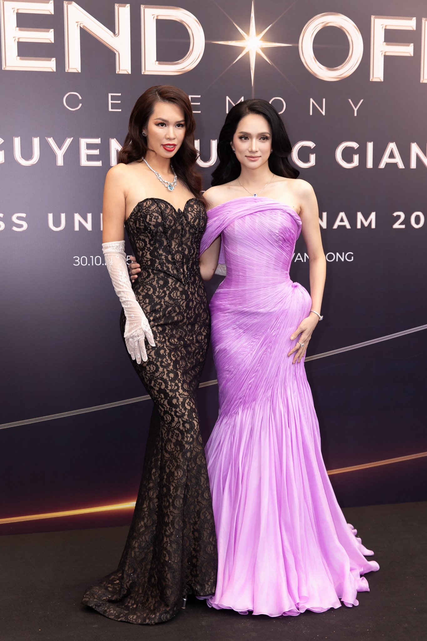 Họp báo Miss Universe Vietnam: Hương Giang slay, Chi Pu - Hồ Ngọc Hà nổi bần bật giữa dàn mỹ nhân diện đồ  Họp báo Miss Universe Vietnam: Hương Giang slay, Chi Pu - Hồ Ngọc Hà nổi bần bật giữa dàn mỹ nhân diện đồ