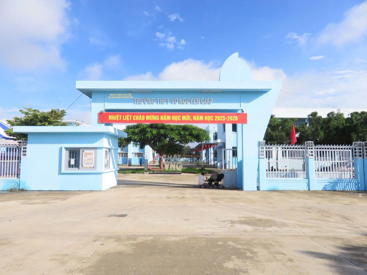 Vụ thầy giáo ở Đắk Lắk bị đề nghị buộc thôi việc: Từng bị kỷ luật 5 lần - Ảnh 1. Vụ thầy giáo ở Đắk Lắk bị đề nghị buộc thôi việc: Từng bị kỷ luật 5 lần - Ảnh 1.