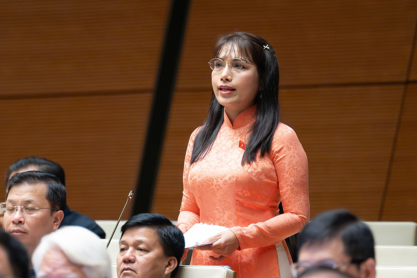 Đại biểu Quốc hội lo ngại trẻ em ‘chìm trong thế giới ảo với tổng tài bá đạo’ - Ảnh 1. Đại biểu Quốc hội lo ngại trẻ em ‘chìm trong thế giới ảo với tổng tài bá đạo’ - Ảnh 1.