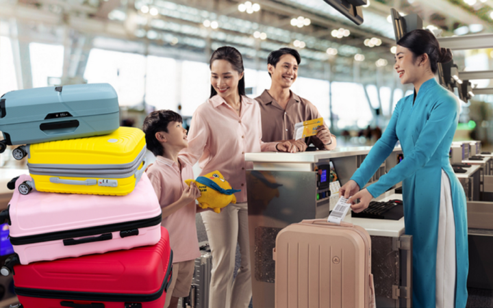 Thu phí hành lý xách tay quá cân tại cửa ra máy bay, Vietnam Airlines nói gì? - Ảnh 1. Thu phí hành lý xách tay quá cân tại cửa ra máy bay, Vietnam Airlines nói gì? - Ảnh 1.