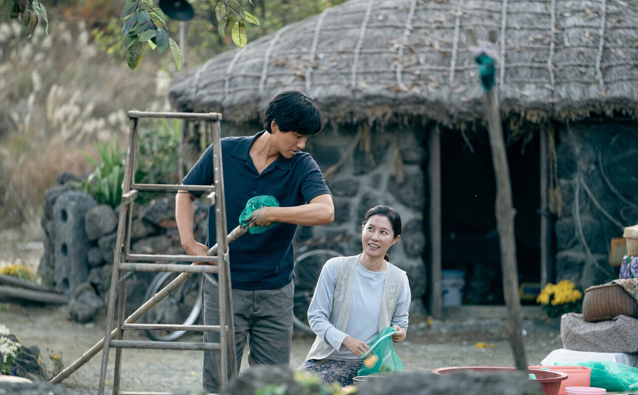 Gần 200 phim Hàn đã chiếu và đây là phim hay nhất 2025: Nữ chính mãi keo mãi mận, ai cũng phải xem ít nhất 1 lần- Ảnh 5. Gần 200 phim Hàn đã chiếu và đây là phim hay nhất 2025: Nữ chính mãi keo mãi mận, ai cũng phải xem ít nhất 1 lần- Ảnh 5.