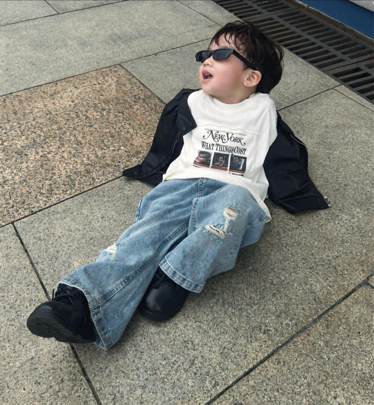 HOT nhất Halloween: Mẹ hóa trang cho con trai, bé đi học về mách "Mẹ ơi, mấy bạn không chơi với con" - Ảnh 8. HOT nhất Halloween: Mẹ hóa trang cho con trai, bé đi học về mách "Mẹ ơi, mấy bạn không chơi với con" - Ảnh 8.