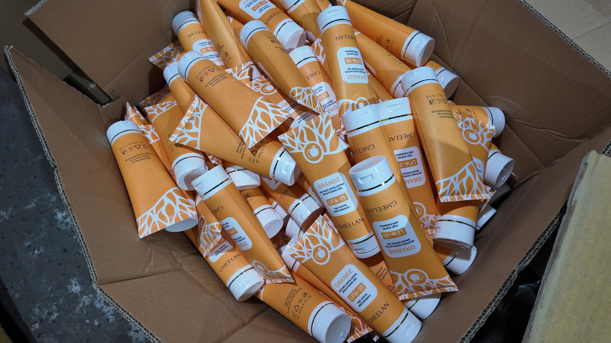 Phá đường dây sản xuất, buôn bán mỹ phẩm giả nhãn hiệu Vichy, My Gold Korea Red Ginseng quy mô lớn tại TP.HCM - Ảnh 4. Phá đường dây sản xuất, buôn bán mỹ phẩm giả nhãn hiệu Vichy, My Gold Korea Red Ginseng quy mô lớn tại TP.HCM - Ảnh 4.