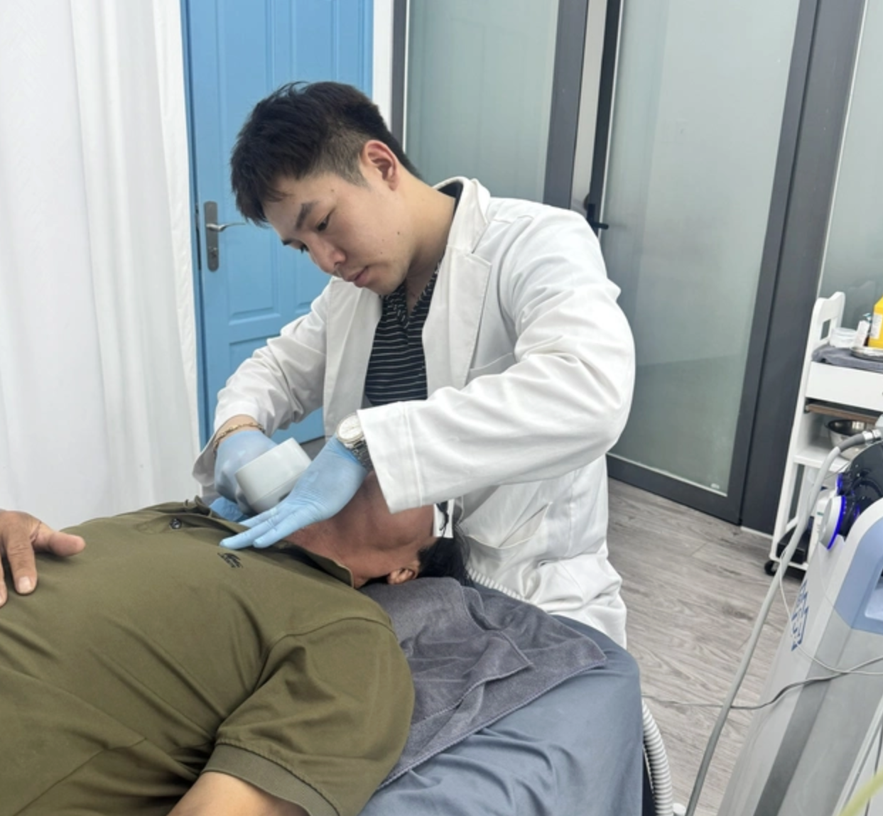 Điểm danh các thẩm mỹ viện từng bị Công an TP HCM "gõ cửa" - Ảnh 2. Điểm danh các thẩm mỹ viện từng bị Công an TP HCM "gõ cửa" - Ảnh 2.