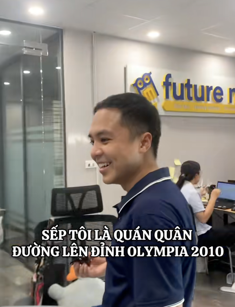 Phản ứng sốc của cô gái khi biết sếp mình chính là... Quán quân Olympia: Quả này đố dám cãi! - Ảnh 2. Phản ứng sốc của cô gái khi biết sếp mình chính là... Quán quân Olympia: Quả này đố dám cãi! - Ảnh 2.