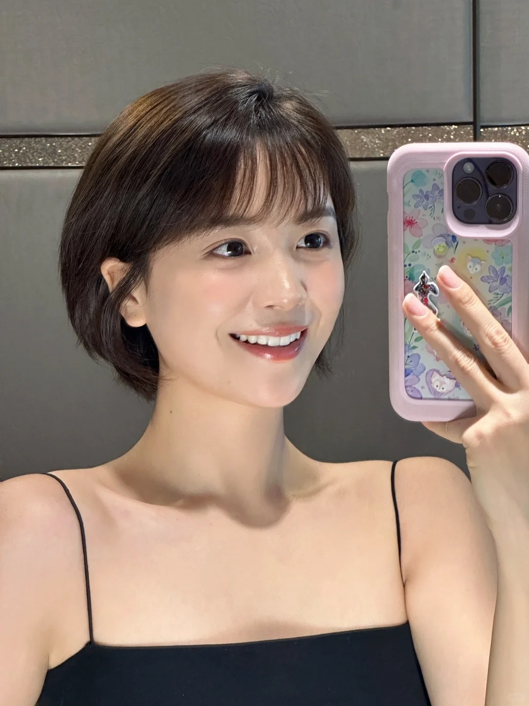 Niềng răng sứ và niềng trong suốt: Chọn gì để có nụ cười đẹp nhất? - Ảnh 7. Niềng răng sứ và niềng trong suốt: Chọn gì để có nụ cười đẹp nhất? - Ảnh 7.