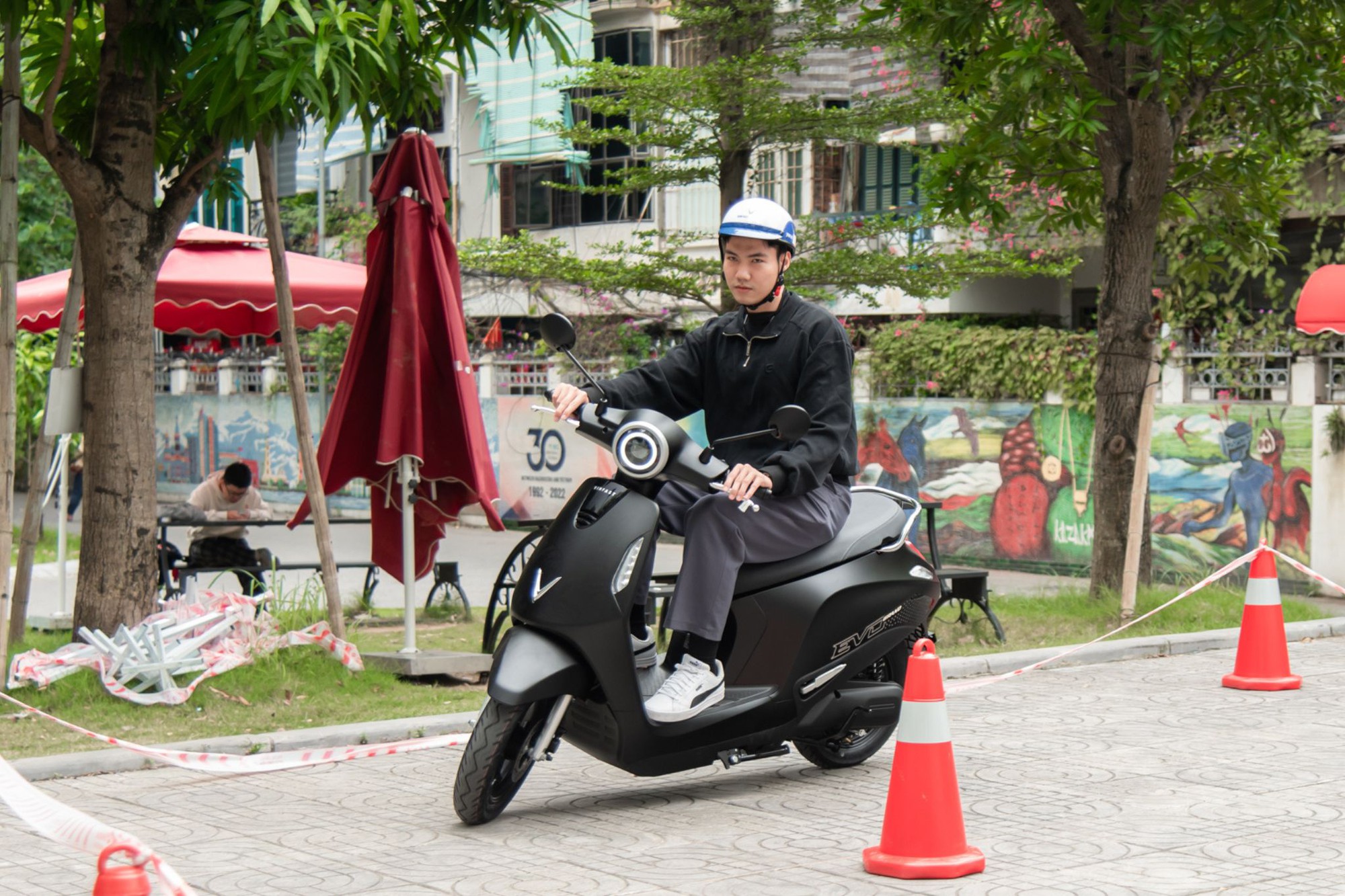 Cuộc thi hùng biện Green Voices có thí sinh đầu tiên vào chung kết: Chiến thắng nhờ thông điệp ‘sạc lại tư duy hội nhập’ - Ảnh 19. Cuộc thi hùng biện Green Voices có thí sinh đầu tiên vào chung kết: Chiến thắng nhờ thông điệp ‘sạc lại tư duy hội nhập’ - Ảnh 19.