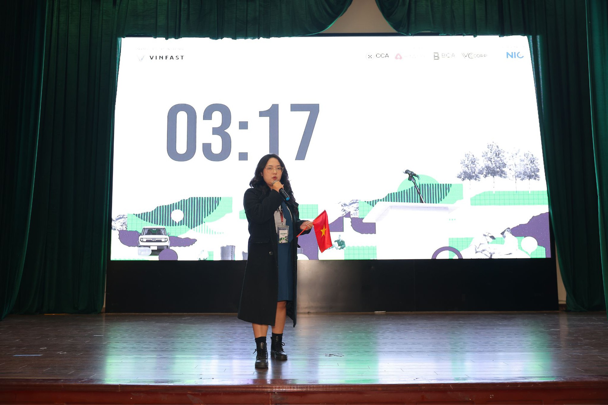 Cuộc thi hùng biện Green Voices có thí sinh đầu tiên vào chung kết: Chiến thắng nhờ thông điệp ‘sạc lại tư duy hội nhập’ - Ảnh 16. Cuộc thi hùng biện Green Voices có thí sinh đầu tiên vào chung kết: Chiến thắng nhờ thông điệp ‘sạc lại tư duy hội nhập’ - Ảnh 16.