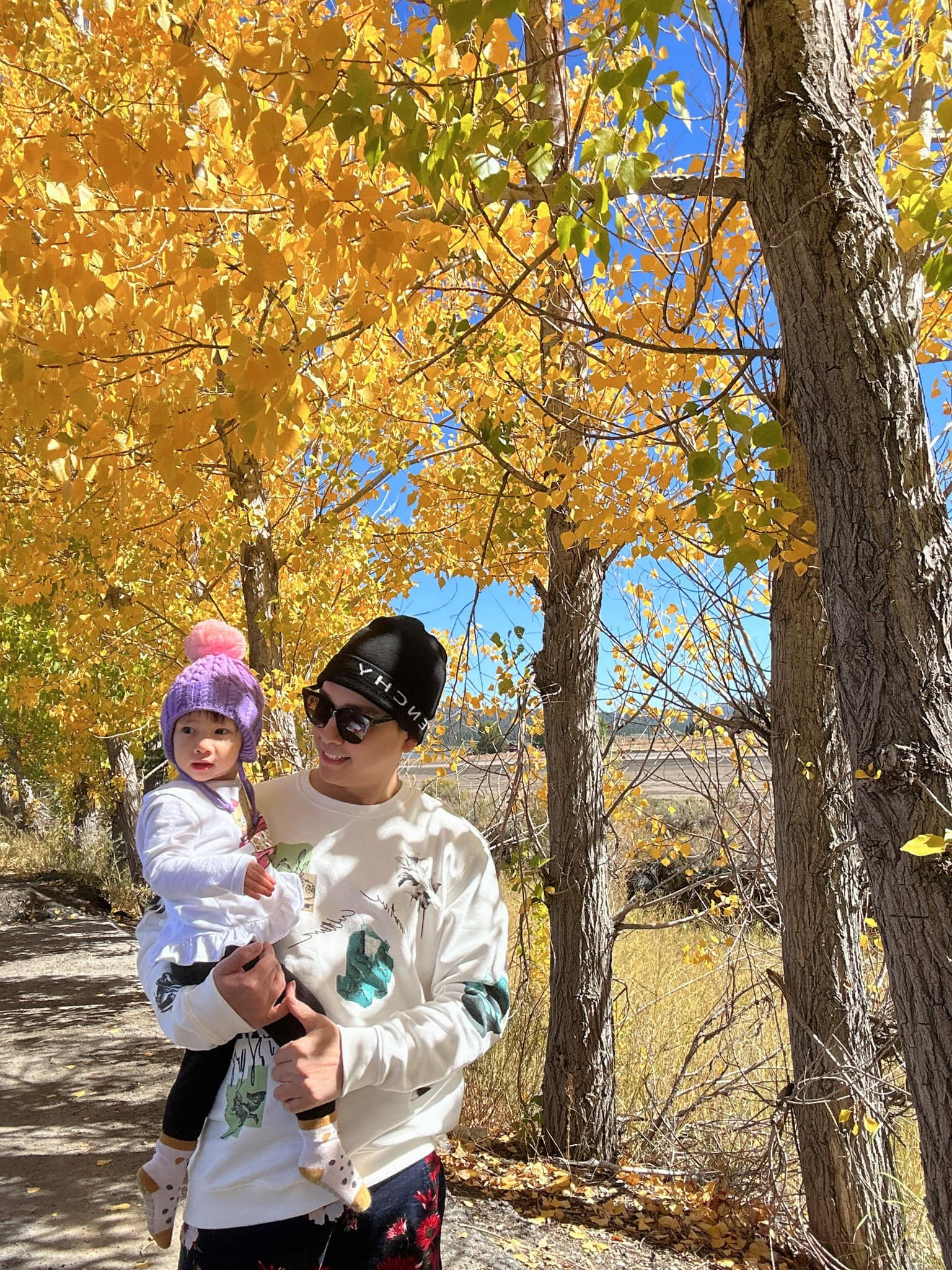 Nam ca sĩ ngồi không cũng có nửa tỷ mỗi tháng: Có 3 nhà ở Mỹ, 1 nhà ở Việt Nam, vợ 9x cực nóng bỏng - Ảnh 4. Nam ca sĩ ngồi không cũng có nửa tỷ mỗi tháng: Có 3 nhà ở Mỹ, 1 nhà ở Việt Nam, vợ 9x cực nóng bỏng - Ảnh 4.