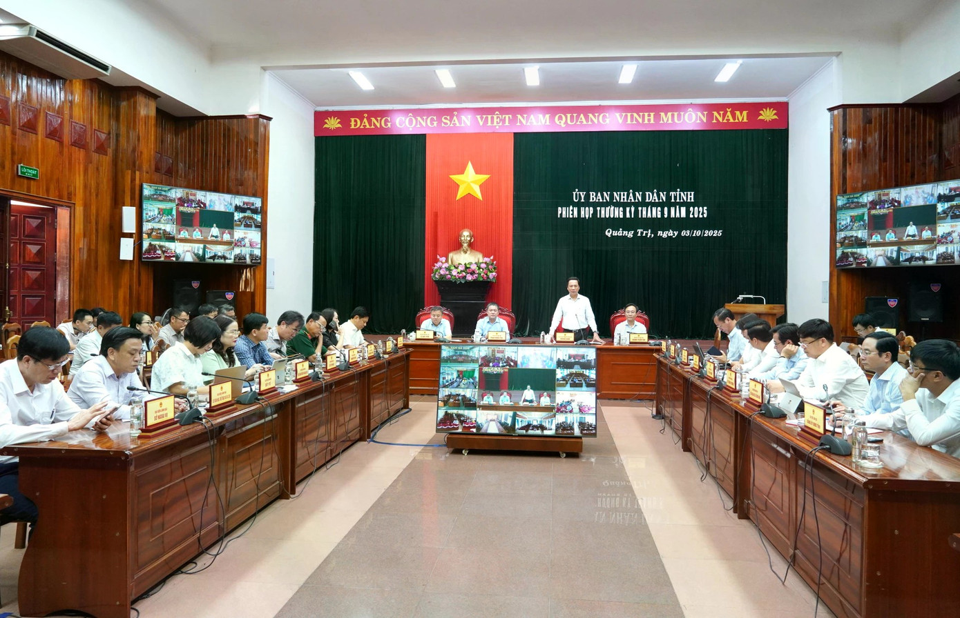 Lãnh đạo tỉnh Quảng Trị nói gì về vụ học sinh ngộ độc tập thể? - Ảnh 1.
