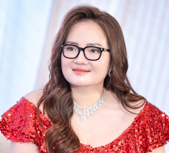 Điểm lại hàng loạt bê bối của công ty Hoàng Hường khiến dư luận dậy sóng - Ảnh 1.