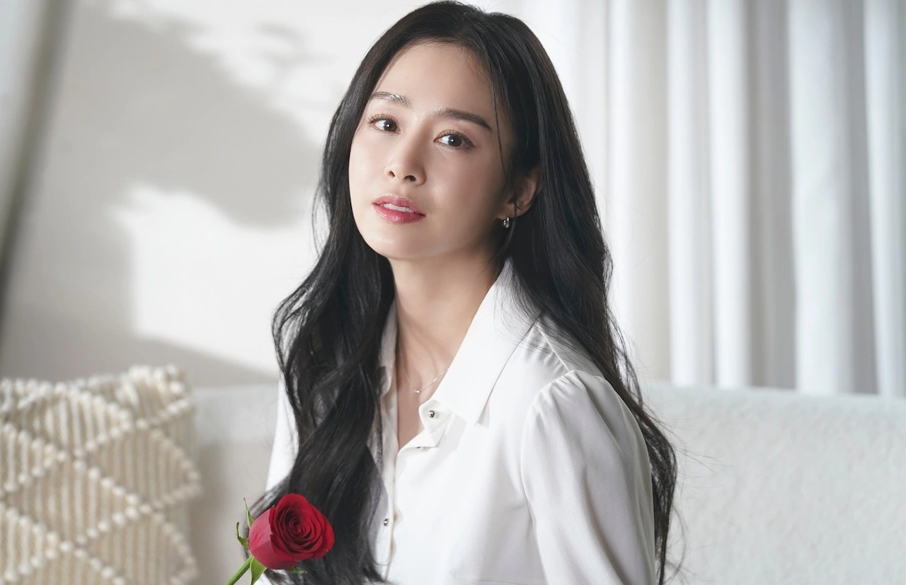 Trần đời như vợ diễn viên phim Ngôi Nhà Hạnh Phúc, học giỏi đến mức giáo viên phải sợ, học trường đỉnh nhất nhì cả nước - Ảnh 4.