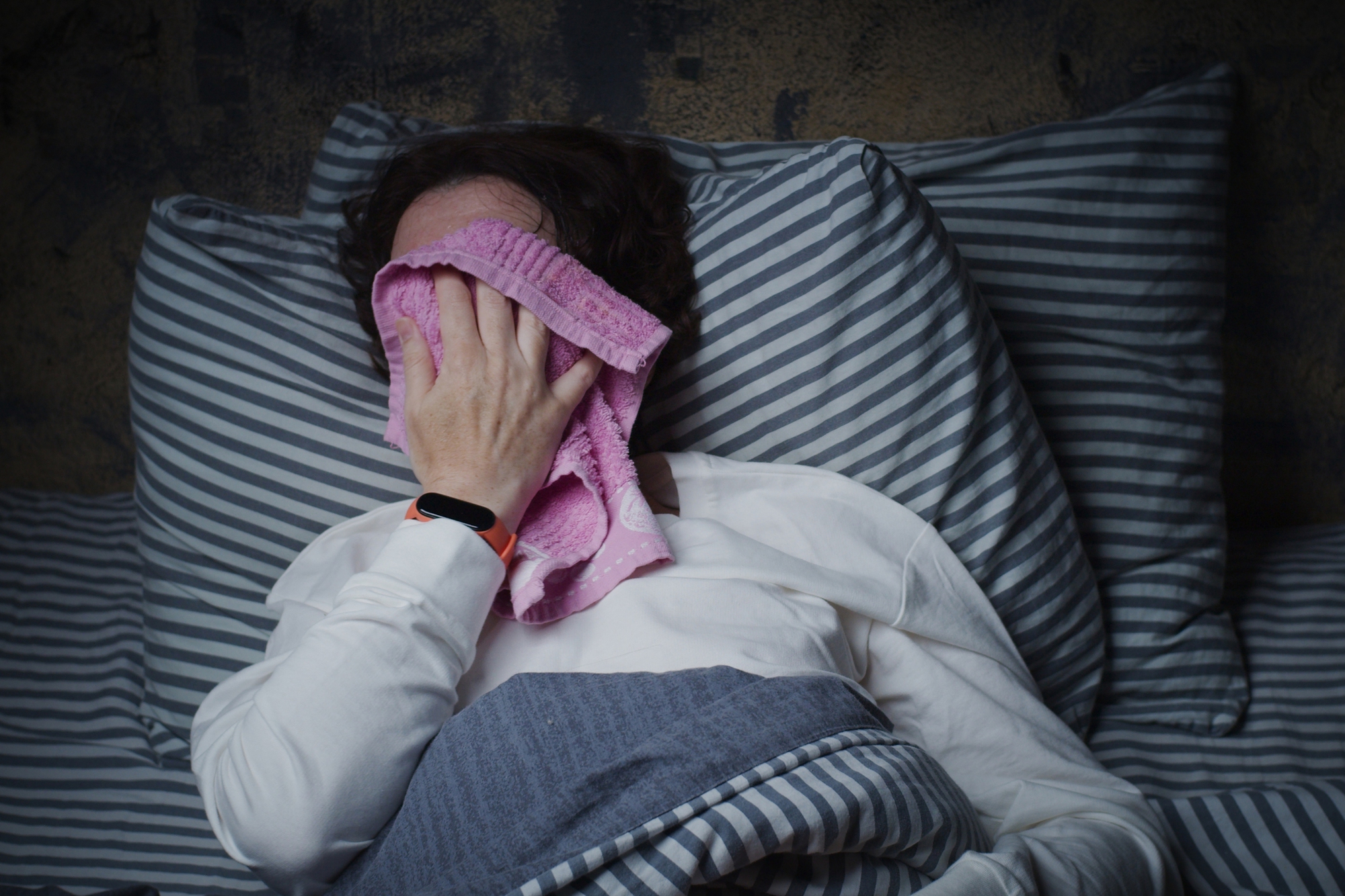 mature-woman-suffering-from-night-sweats-gettyimages-1324369881-1759394173485522807185-1759538876856-1759538877272691598348.jpg