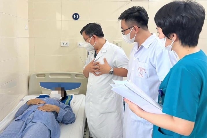 Chỉ một 'mũi kim', bác sĩ tìm ra ung thư vú trước khi có triệu chứng - Ảnh 1.