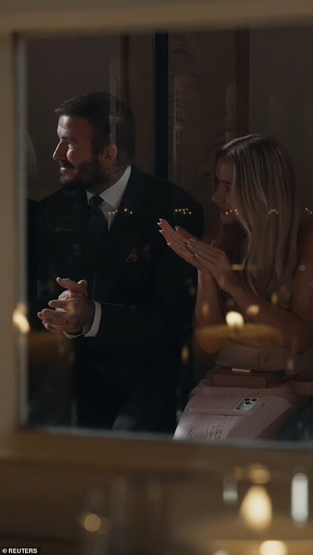 Chưa thấy đôi nào bên nhau 25 năm vẫn tình như David với Victoria Beckham, nhìn ánh mắt Harper bên cạnh là đủ hiểu- Ảnh 2. Chưa thấy đôi nào bên nhau 25 năm vẫn tình như David với Victoria Beckham, nhìn ánh mắt Harper bên cạnh là đủ hiểu- Ảnh 2.