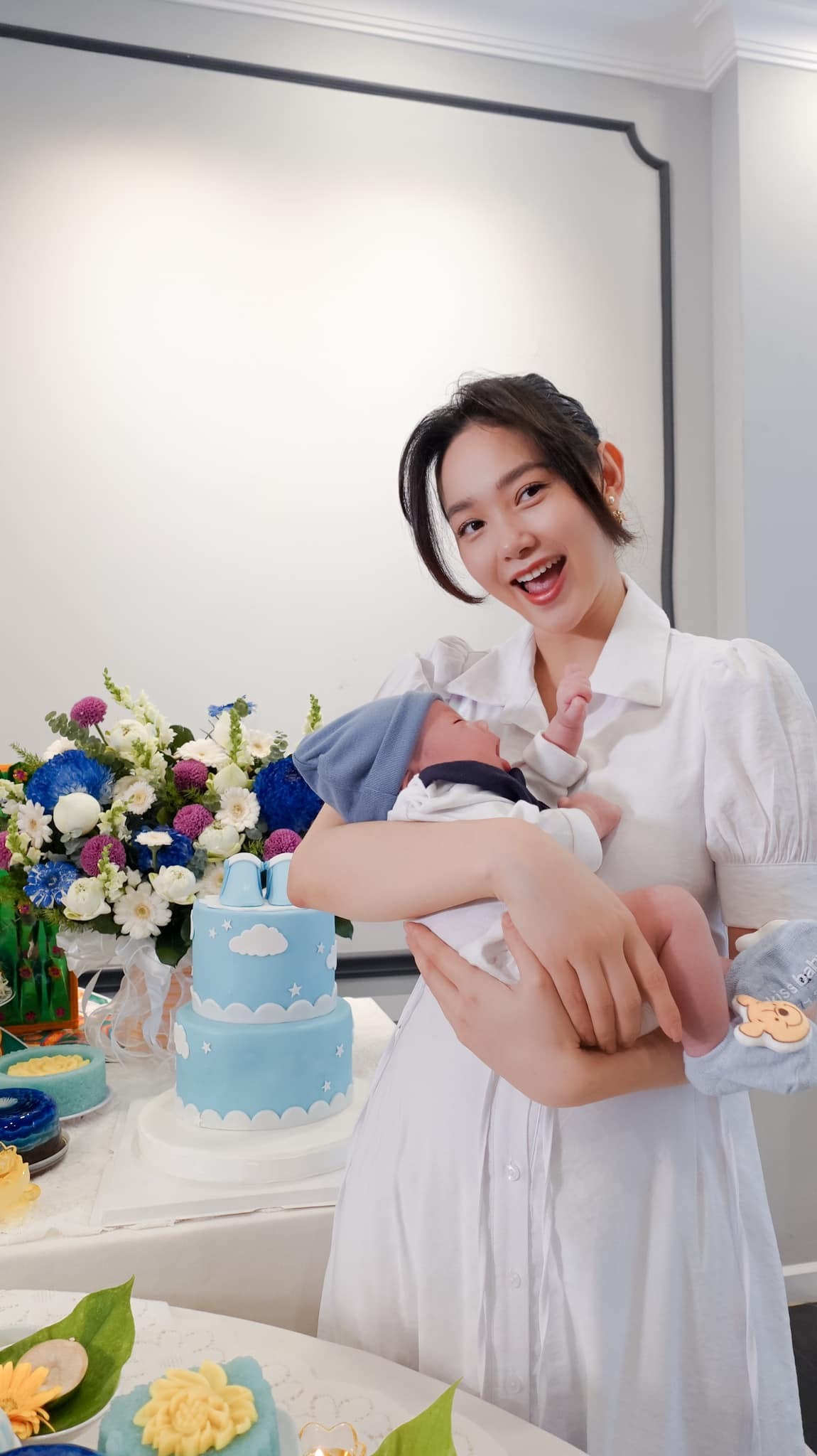 &quot;Hot kid&quot; mới của Vbiz: Mẹ là diễn viên hạng A, ba là doanh nhân gia thế khủng, xinh yêu thế này bảo sao không gây sốt? - Ảnh 2.