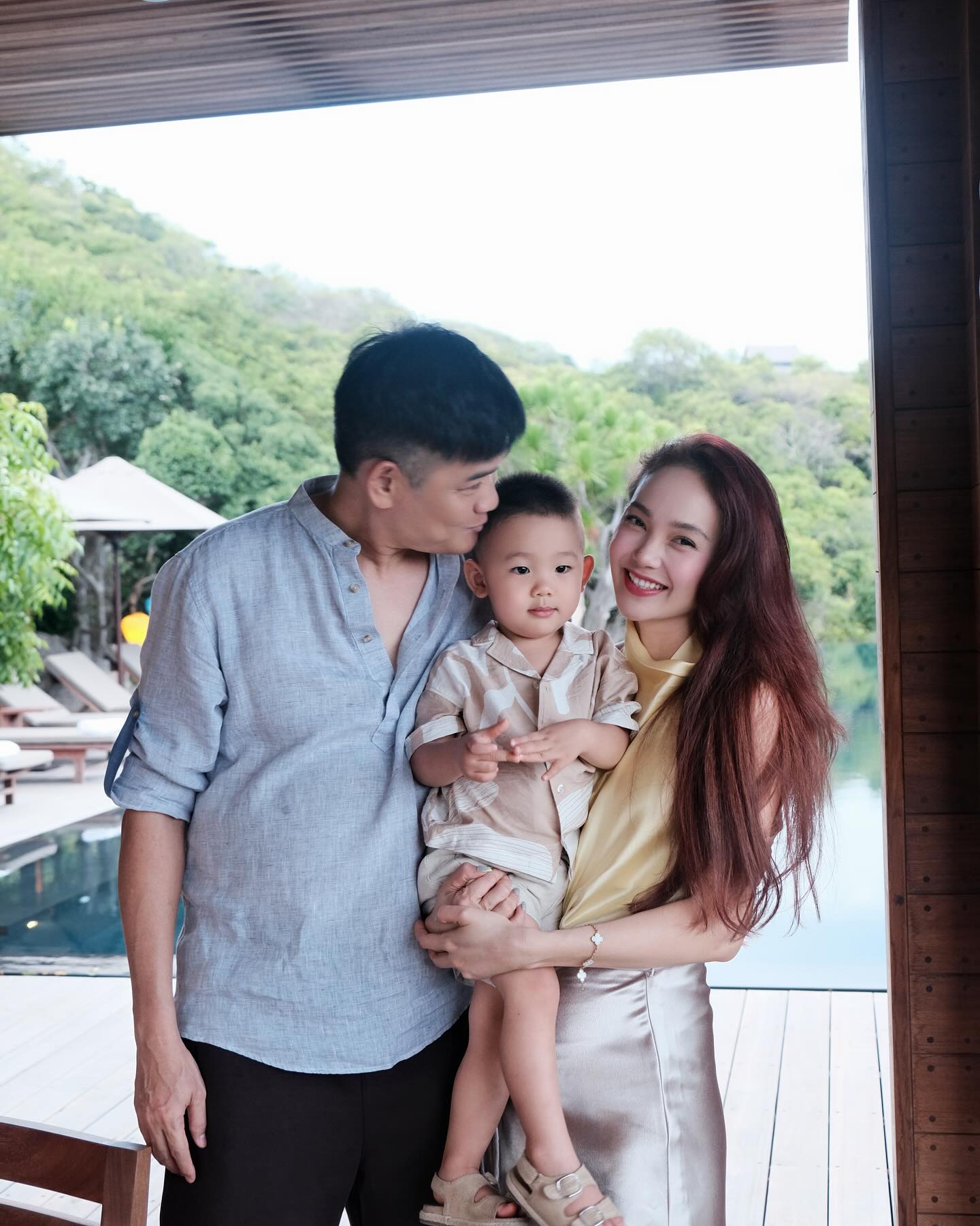 &quot;Hot kid&quot; mới của Vbiz: Mẹ là diễn viên hạng A, ba là doanh nhân gia thế khủng, xinh yêu thế này bảo sao không gây sốt? - Ảnh 7.