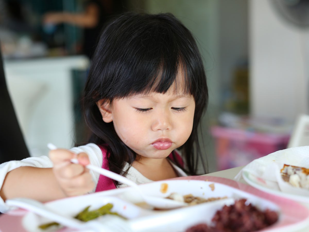 &quot;Danh sách đen&quot; những thực phẩm mà các BS nhi khoa hiếm khi cho con ăn, biết lý do mẹ Việt nào cũng đồng tình - Ảnh 2.