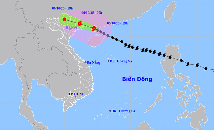 Tin bão số 11 Matmo mới nhất: Giật cấp 15, cách Quảng Ninh 140km - Ảnh 1.