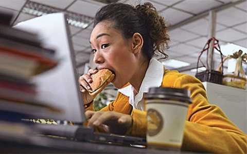 Nguy cơ bệnh dạ dày tăng vọt chỉ vì 3 việc tưởng vô hại mà ai cũng làm hàng ngày - Ảnh 3.