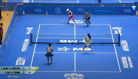 giphy-16-1759568986697135619777-1759651589526-17596515896511928399614.gif