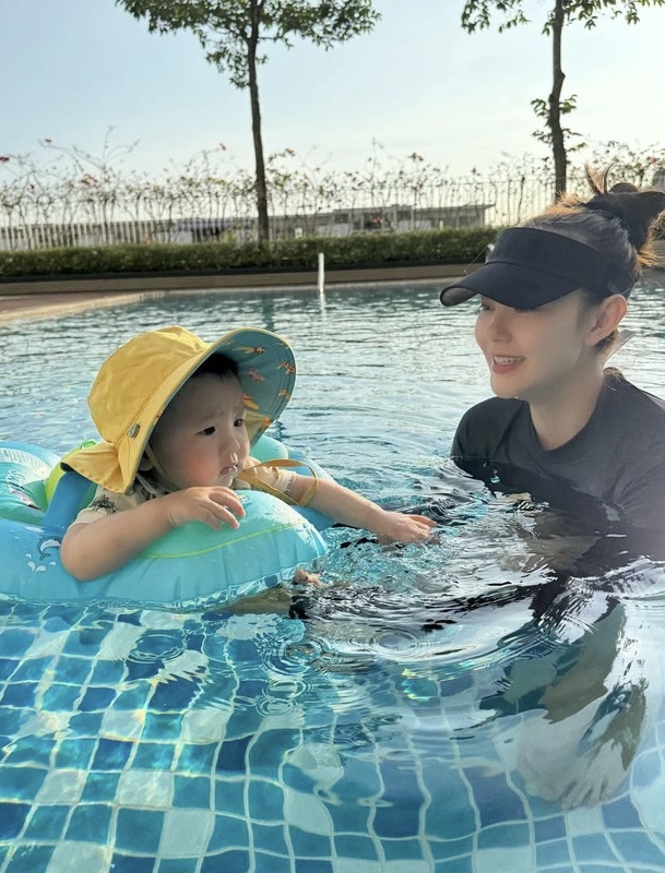 &quot;Hot kid&quot; mới của Vbiz: Mẹ là diễn viên hạng A, ba là doanh nhân gia thế khủng, xinh yêu thế này bảo sao không gây sốt? - Ảnh 3.
