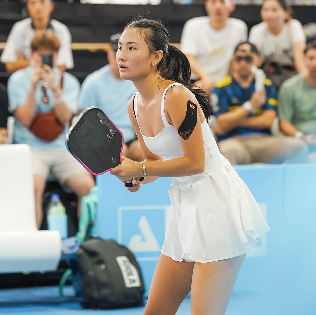 Alix Trương là ai mà hot đùng đùng, xả loạt ảnh ở Việt Nam toàn thấy đánh pickleball và ăn bánh mì? - Ảnh 7. Alix Trương là ai mà hot đùng đùng, xả loạt ảnh ở Việt Nam toàn thấy đánh pickleball và ăn bánh mì? - Ảnh 7.