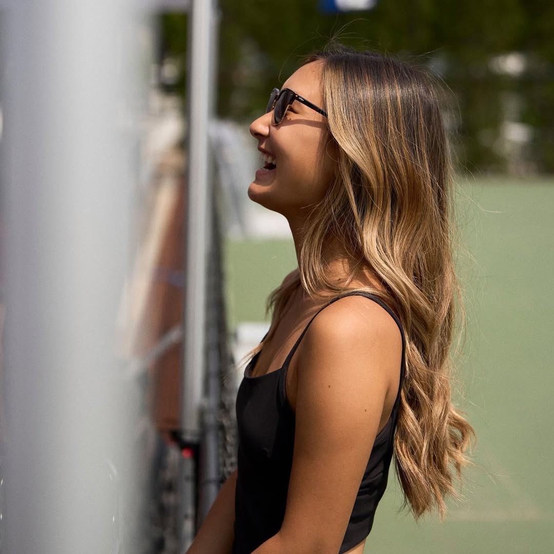 Alix Trương là ai mà hot đùng đùng, xả loạt ảnh ở Việt Nam toàn thấy đánh pickleball và ăn bánh mì? - Ảnh 14. Alix Trương là ai mà hot đùng đùng, xả loạt ảnh ở Việt Nam toàn thấy đánh pickleball và ăn bánh mì? - Ảnh 14.