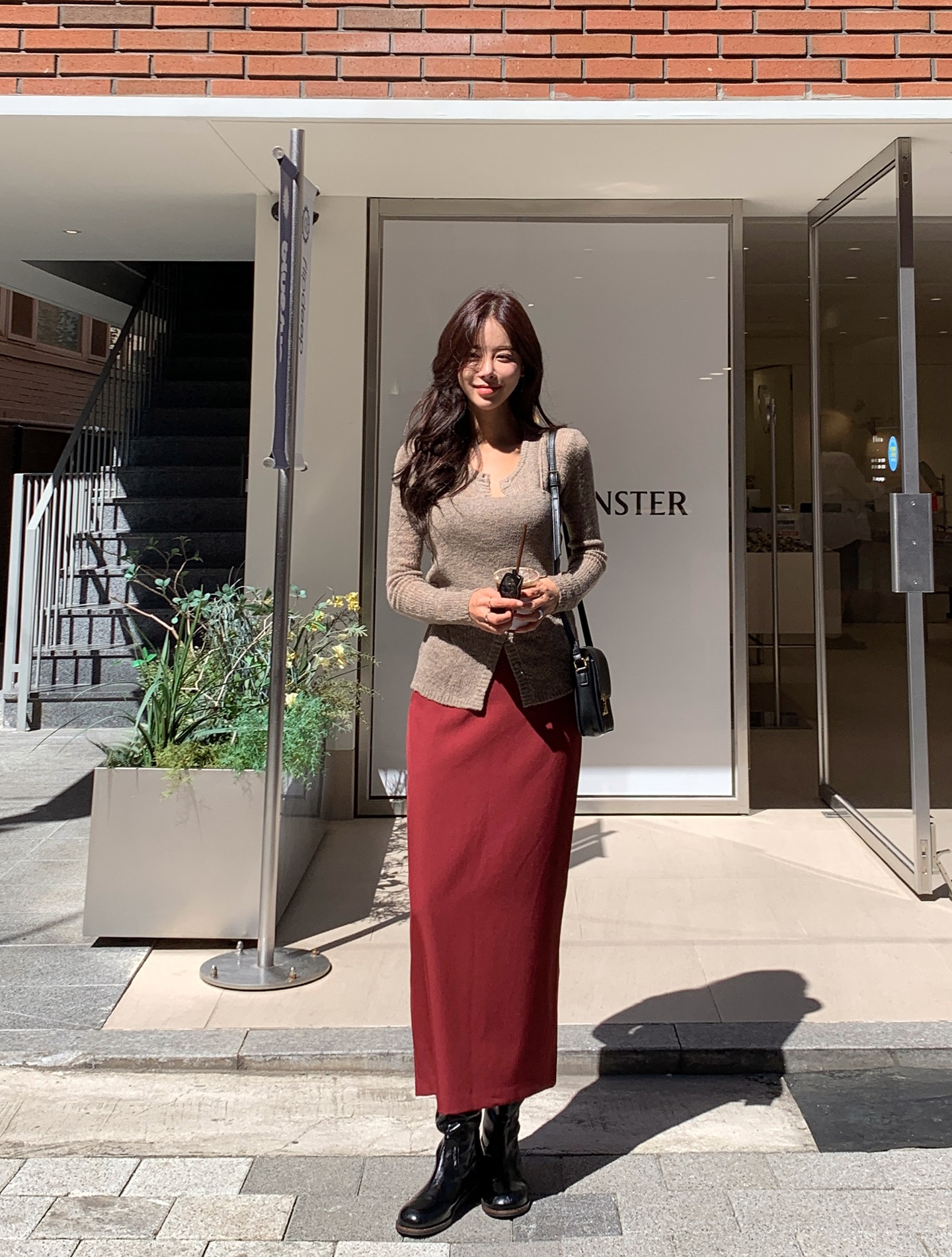 Mẫu chân váy tối giản hot nhất hiện tại, phối kiểu gì cũng sang chảnh xuất sắc - Ảnh 6.