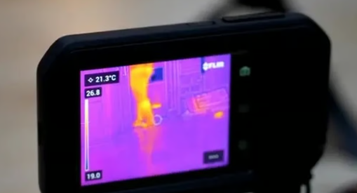'Một công ty Nhật Bản hốt bạc từ &quot;nhà ma&quot;: Nhân viên đặt máy đo trường điện từ, camera nhiệt, máy ghi âm để xem... hiện tượng lạ - Ảnh 4.