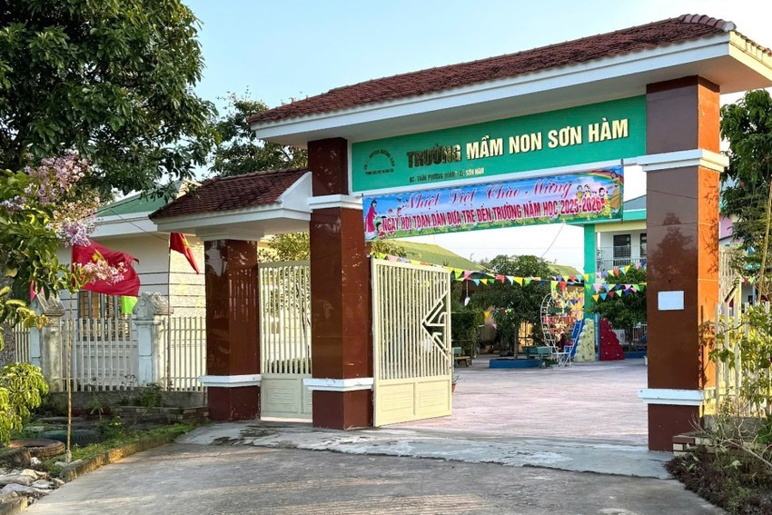 Cách chức nữ hiệu trưởng lơ là để giáo viên bị chậm lương - Ảnh 1.