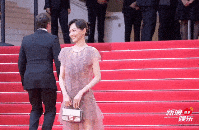 ezgif-1d343c1cf61974-1759723634335-17597236349941896367094.gif