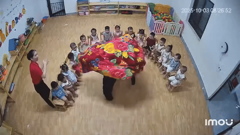 Khung cảnh lạ lùng ở một lớp học mầm non ngày Trung thu - Ảnh 1.